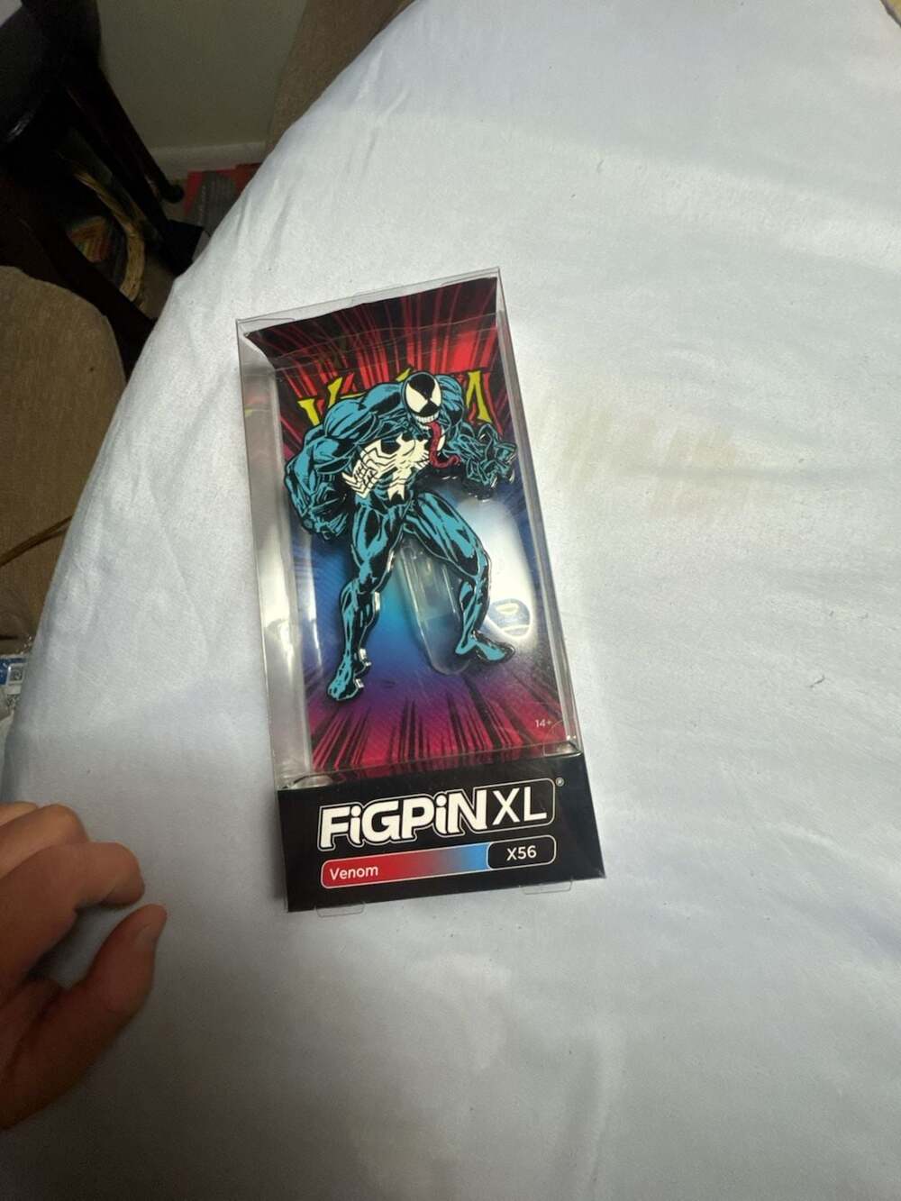 FiGPiN Venom XL #X56 – 6.25” Exclusive Collectible Pin